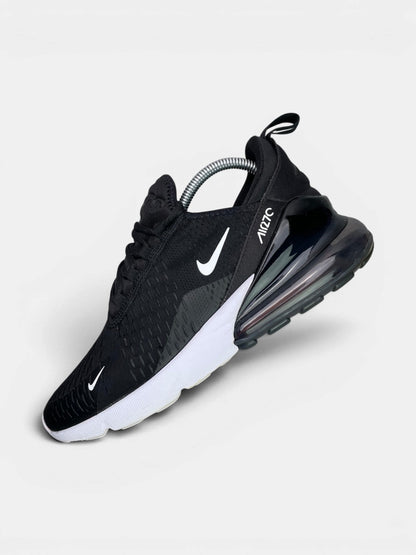 Nike Air Max 270 Black White — buty sportowe męskie w bardzo dobrym stanie rozmiar 41, boczny profil, prawa strona