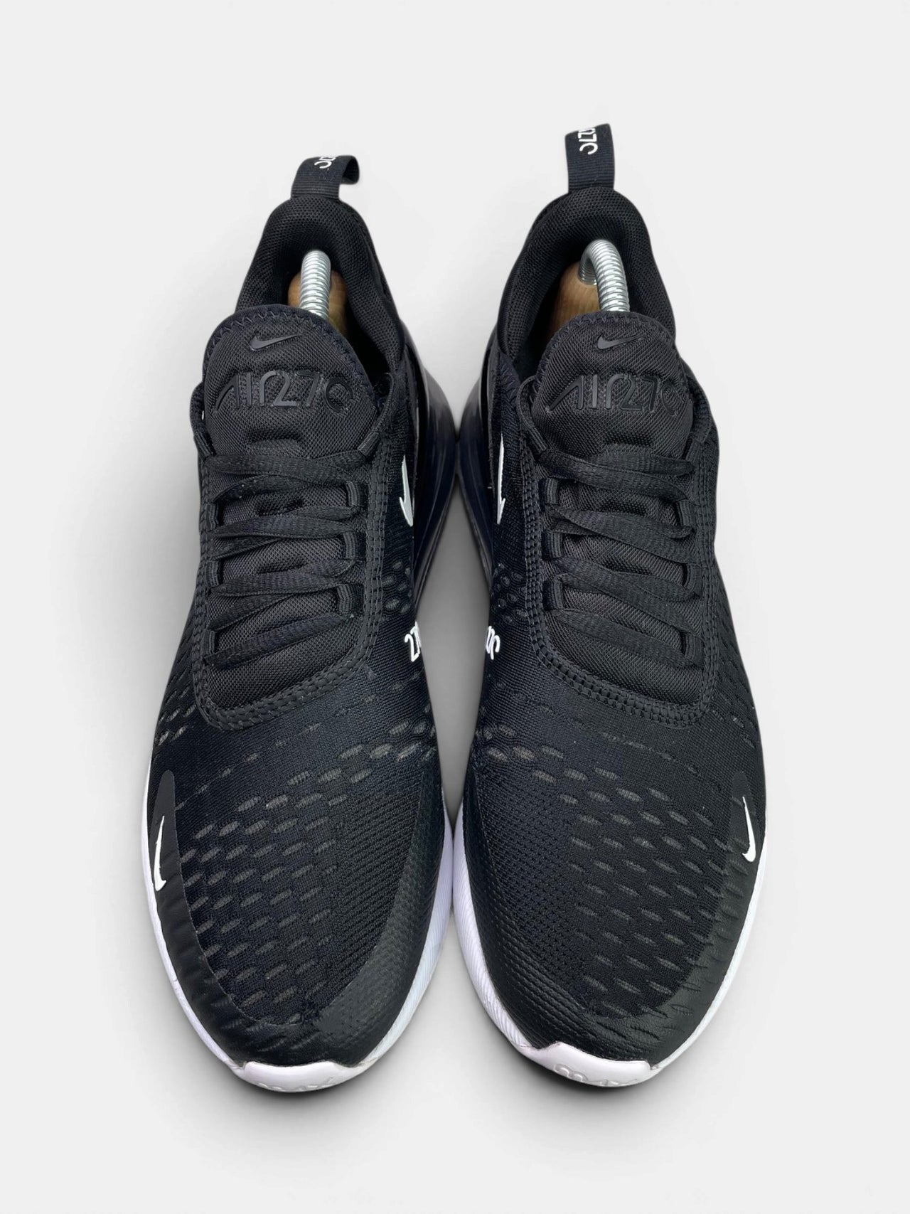 Nike Air Max 270 Black White — buty sportowe męskie w bardzo dobrym stanie rozmiar 41, widok z góry