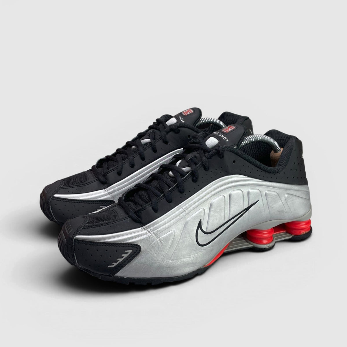 Nike Shox R4 — buty sportowe męskie w bardzo dobrym stanie rozmiar 44, para butów