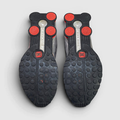 Nike Shox R4 — buty sportowe męskie w bardzo dobrym stanie rozmiar 44, podeszwa