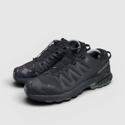 Salomon Xa Pro 3D V9 — buty sportowe męskie w bardzo dobrym stanie rozmiar 42.5, para butów