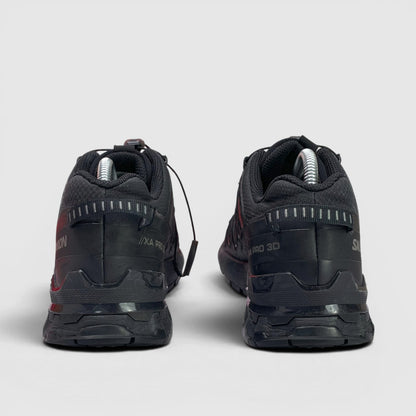 Salomon Xa Pro 3D V9 — buty sportowe męskie w bardzo dobrym stanie rozmiar 42.5, widok z tyłu