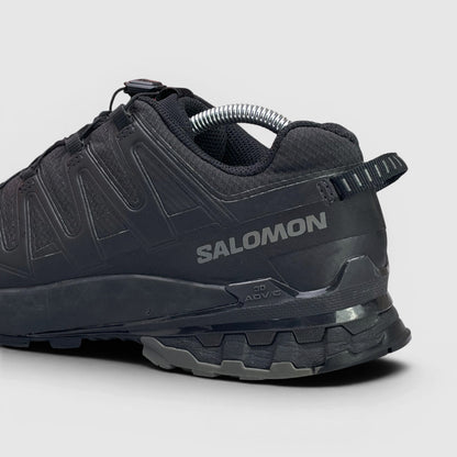 Salomon Xa Pro 3D V9 — buty sportowe męskie w bardzo dobrym stanie rozmiar 42.5, detal
