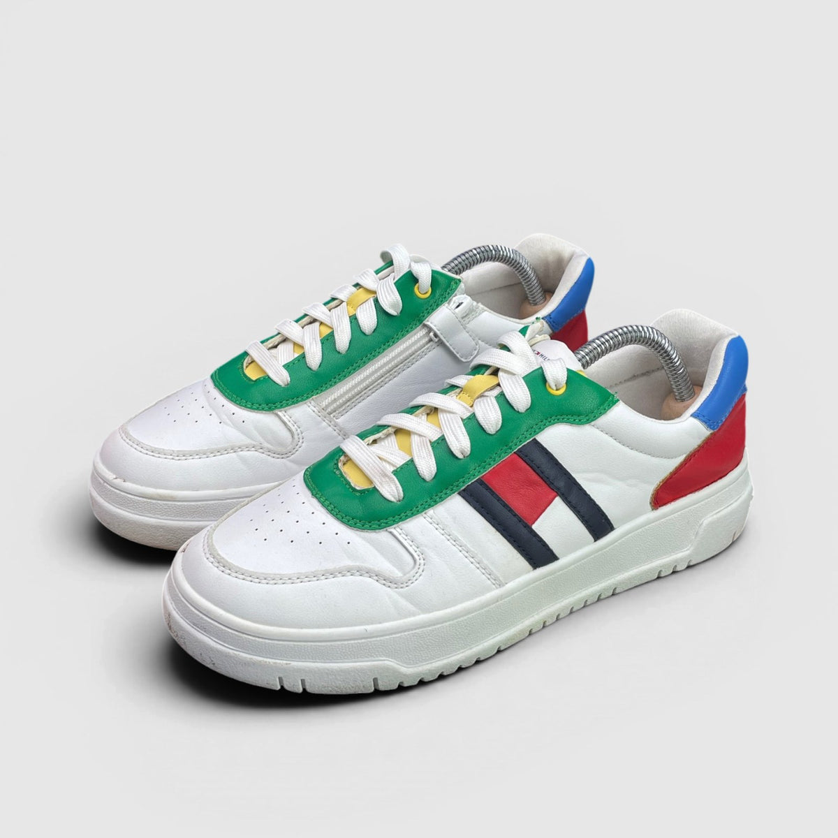 Tommy Hilfiger Flag Low Cut Lace-Up — buty sportowe damskie w bardzo dobrym stanie rozmiar 39, para butów