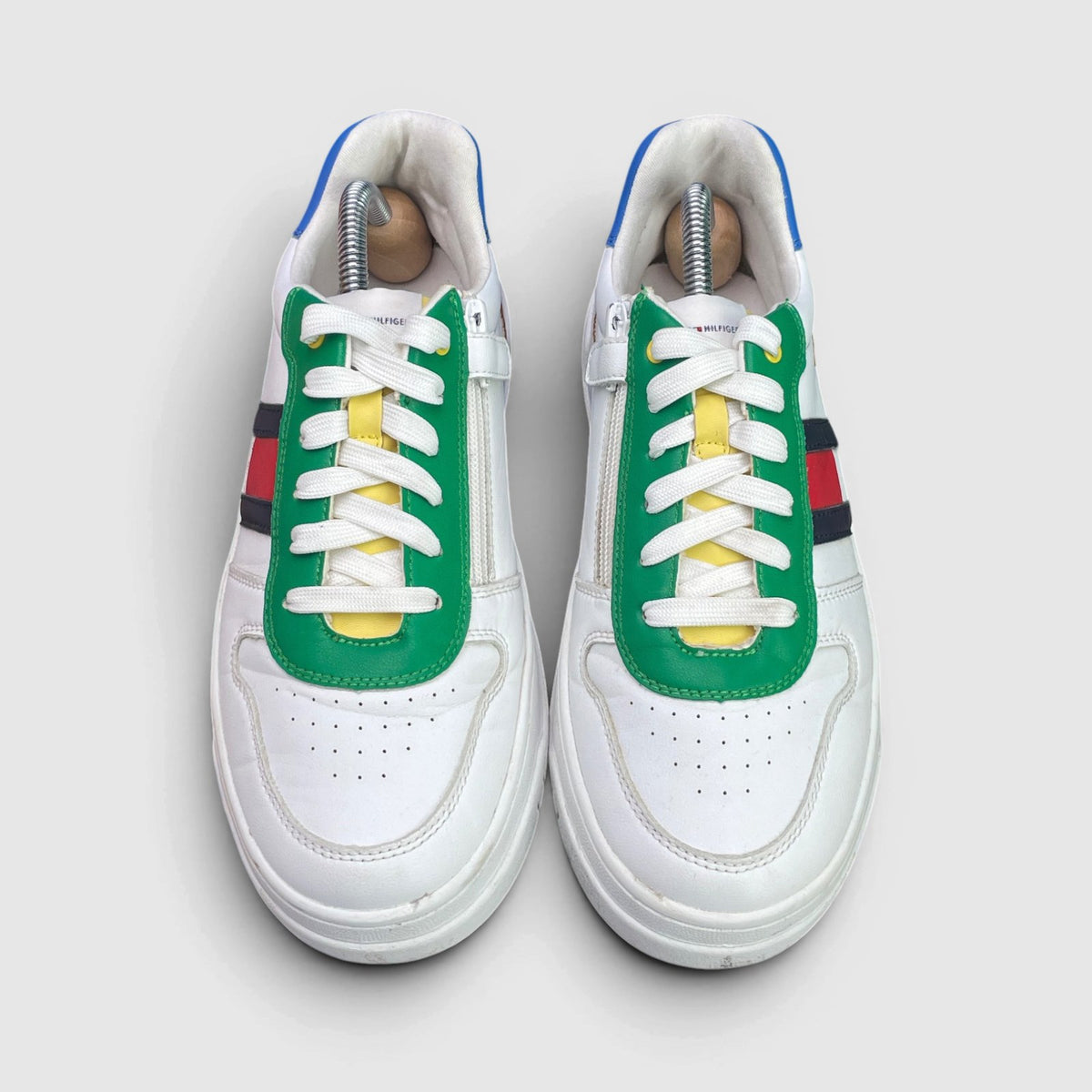 Tommy Hilfiger Flag Low Cut Lace-Up — buty sportowe damskie w bardzo dobrym stanie rozmiar 39, widok z góry