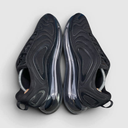 Nike Air Max 720 Triple Black — buty sportowe męskie w bardzo dobrym stanie rozmiar 45, widok z góry