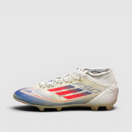Adidas F50 League Mid-Cut FG/MG, buty sportowe męskie w zadowalającym stanie rozmiar 45 1/3, boczny profil, lewa strona