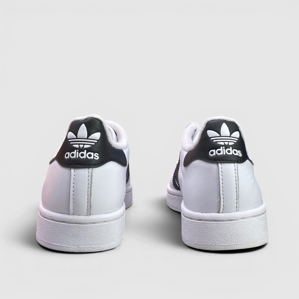Adidas Superstar II — buty sportowe damskie w bardzo dobrym stanie rozmiar 38, widok z tyłu