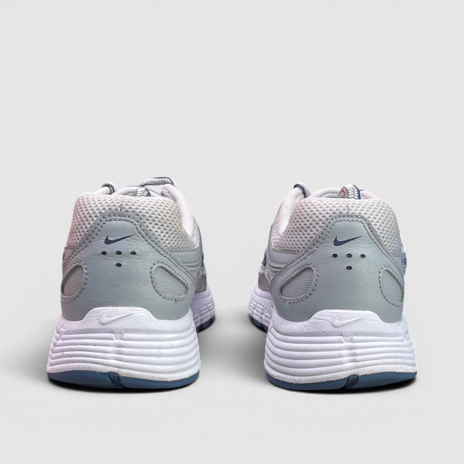 Nike P-6000 — buty sportowe damskie w bardzo dobrym stanie rozmiar 38.5, widok z tyłu