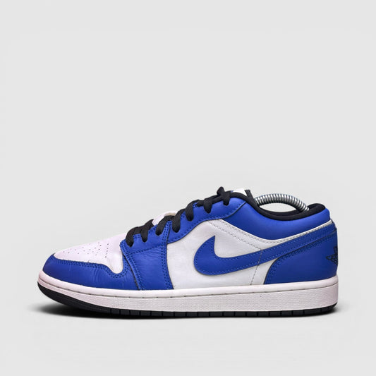 Nike Air Jordan 1 Low Game Royal — buty sportowe męskie w bardzo dobrym stanie rozmiar 41, boczny profil, lewa strona