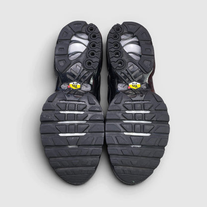 Nike Air Max Plus Triple Black — buty sportowe męskie w bardzo dobrym stanie rozmiar 44, podeszwa