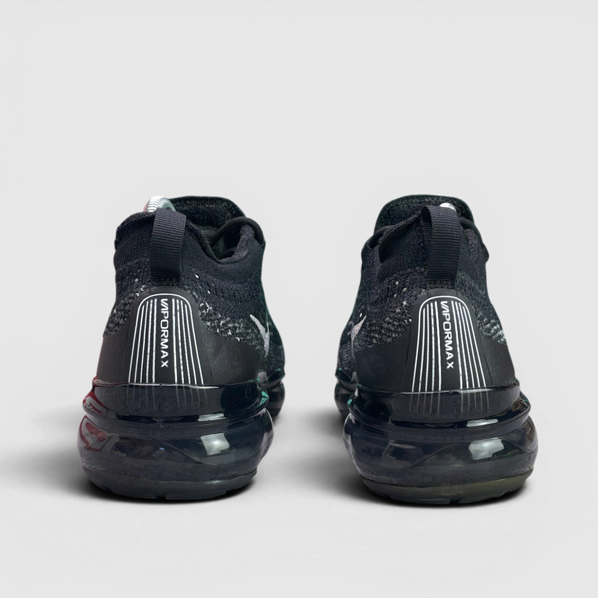 Nike Air VaporMax 2023 Flyknit Oreo — buty sportowe męskie w bardzo dobrym stanie rozmiar 42, widok z tyłu