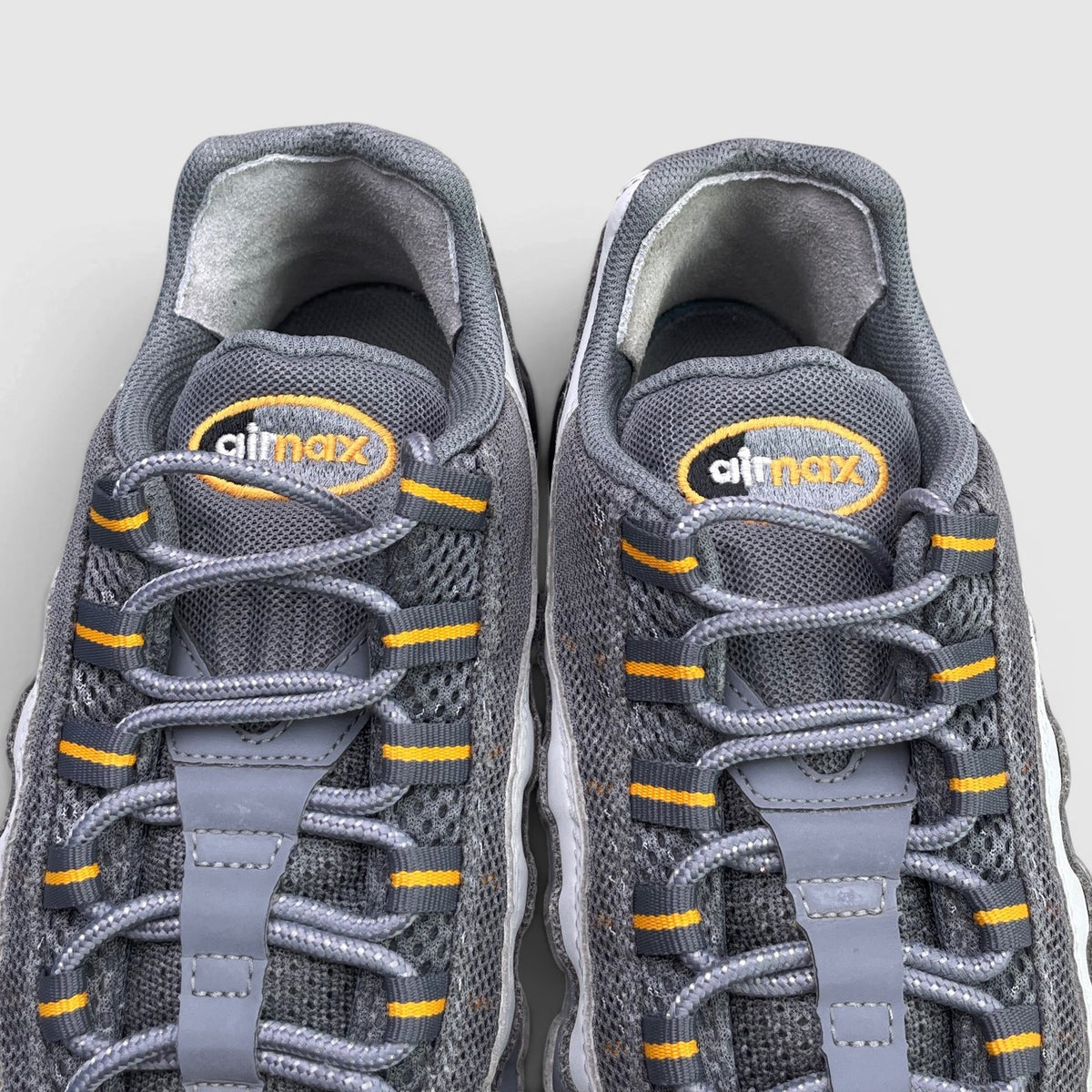 Nike Air Max 95 Cool Grey Sundial — buty sportowe męskie w bardzo dobrym stanie rozmiar 44, widok z góry