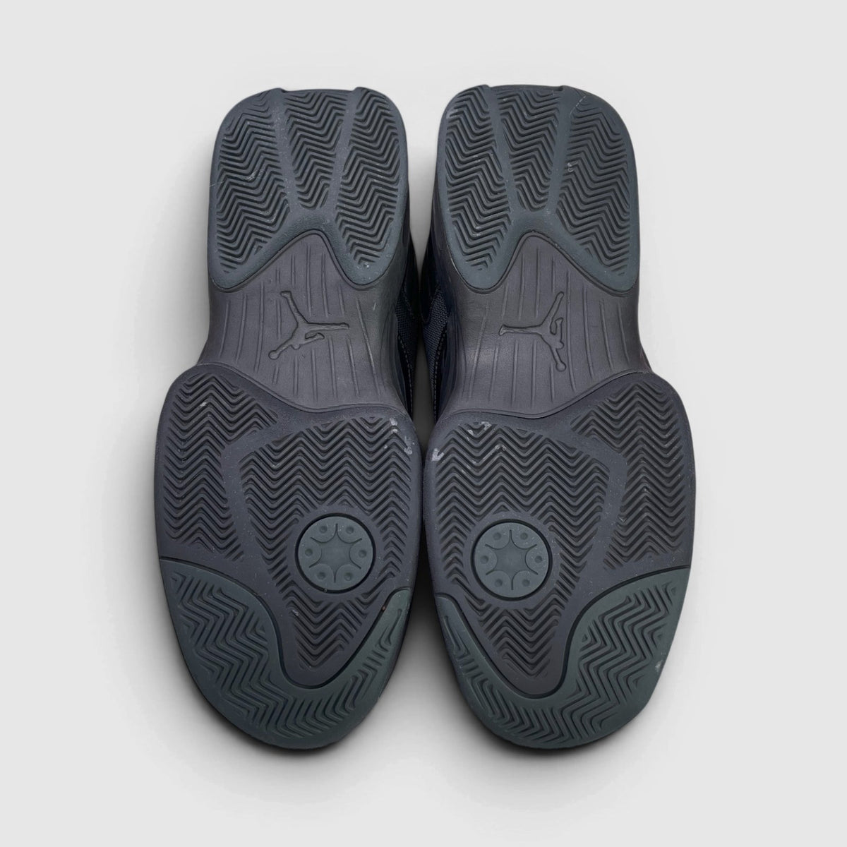 Jordan Max Aura 6 Black Anthracite — buty sportowe męskie w bardzo dobrym stanie rozmiar 46, podeszwa