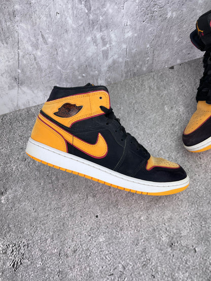 Nike Air Jordan 1 Mid rozmiar 42.5