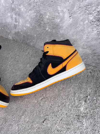 Nike Air Jordan 1 Mid rozmiar 42.5