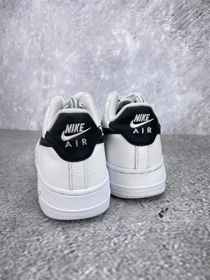 Nike Air Force 1 Low White Black - buty sportowe, widok z tyłu