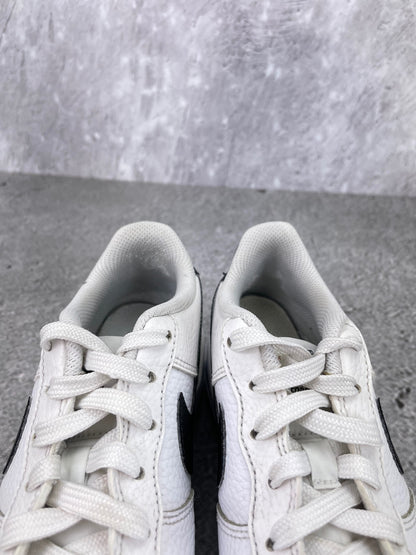 Nike Air Force 1 Low White Black - buty sportowe, zapiętki butów