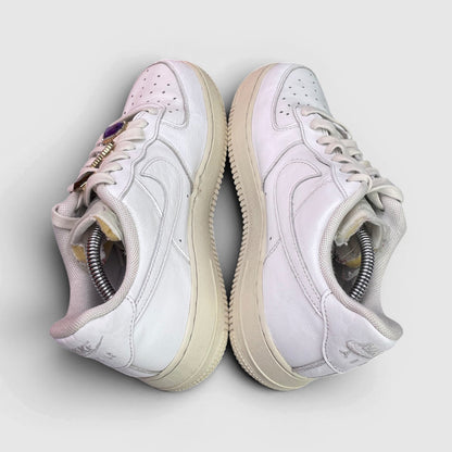 Nike Air Force 1 Low '07 White Black — buty sportowe damskie w bardzo dobrym stanie rozmiar 40, para butów