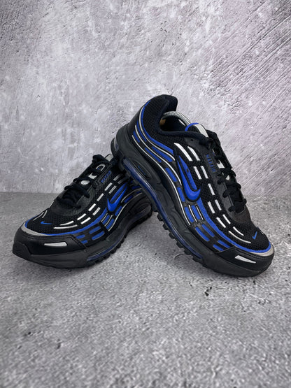 Nike Air Max TL 2.5 Black Royal - buty sportowe, para butów, widok z boku na tle studyjnym