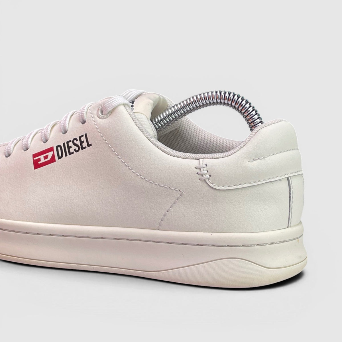 Diesel S-Athene Low — buty sportowe damskie w bardzo dobrym stanie rozmiar 38, detal
