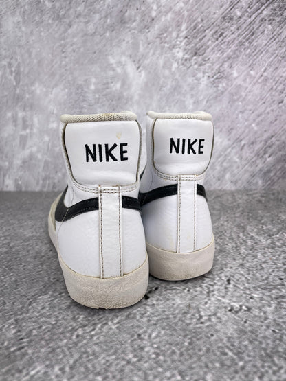 Nike Blazer Mid DA4086-100 - buty sportowe, widok z tyłu