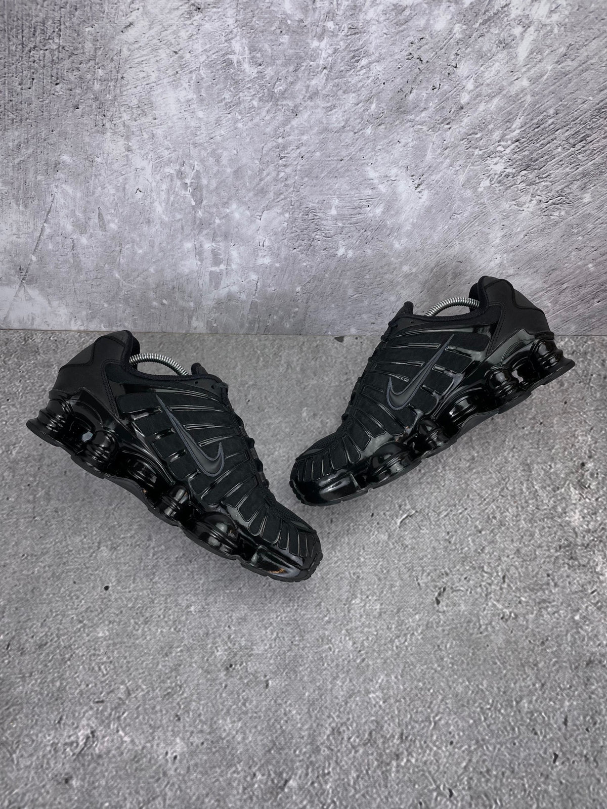 Nike Shox TL Metallic Hematite - buty sportowe, zewnętrzny panel prawego buta