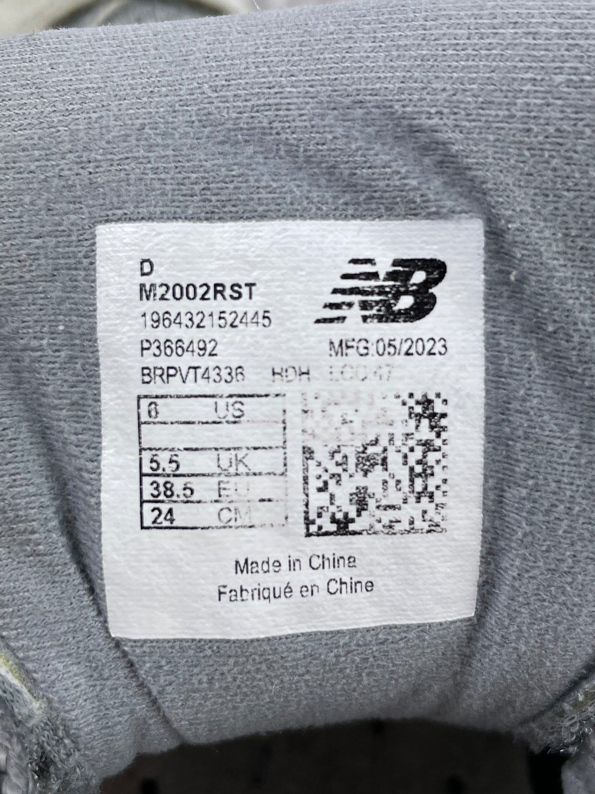 New Balance 2002R M2002RST - buty sportowe, metka