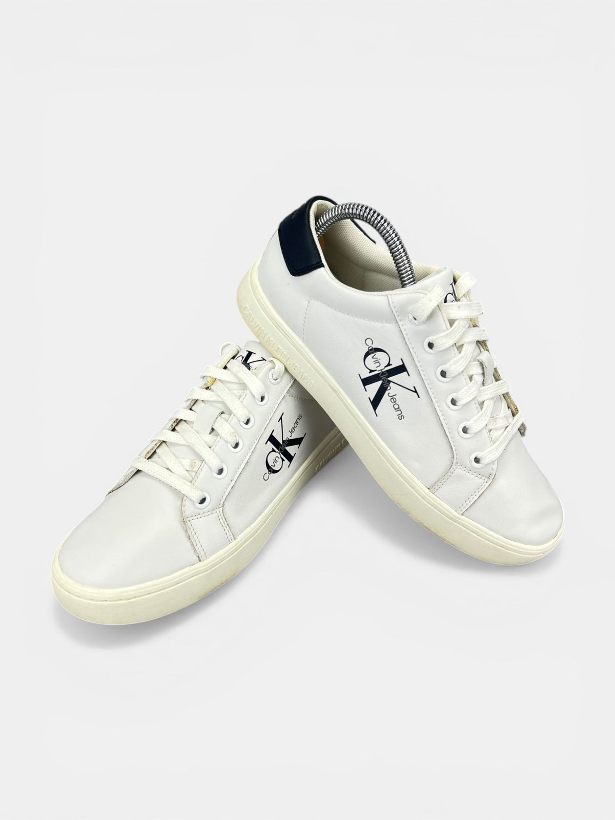 Calvin Klein Classic Cupsole Mono Lth UW0YW01269 - buty sportowe, boczny profil