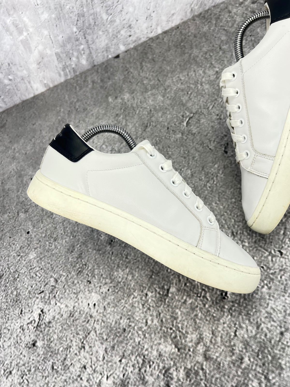 Calvin Klein Classic Cupsole Mono Lth UW0YW01269 - buty sportowe, wewnętrzny panel lewego buta