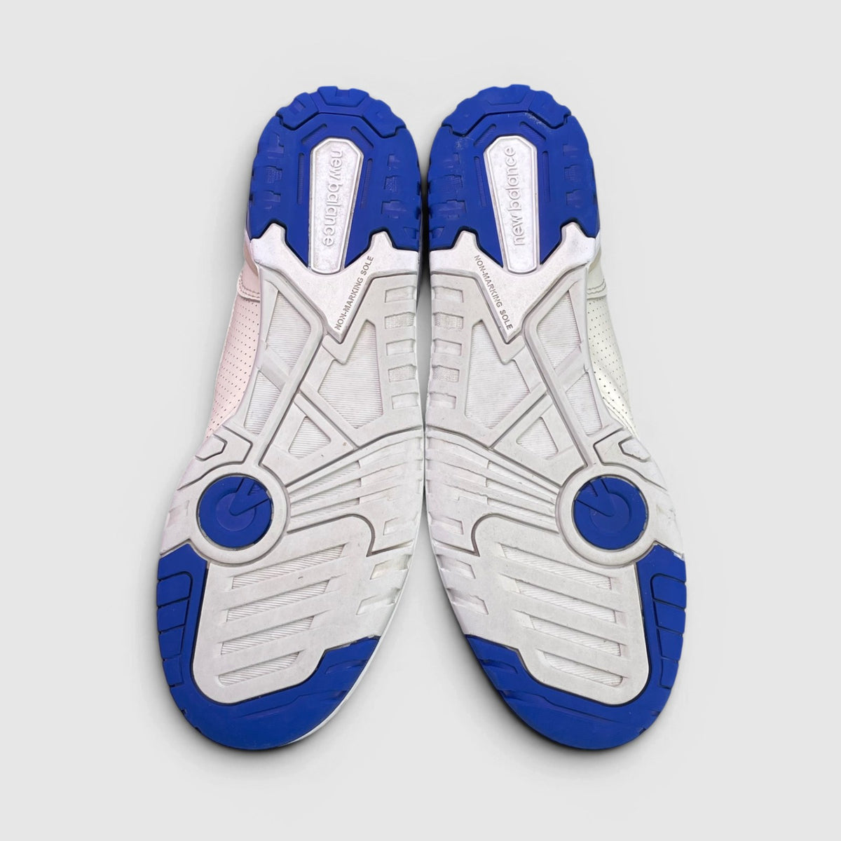 New Balance 550 White/Team Royal — buty sportowe męskie w bardzo dobrym stanie rozmiar 44, podeszwa