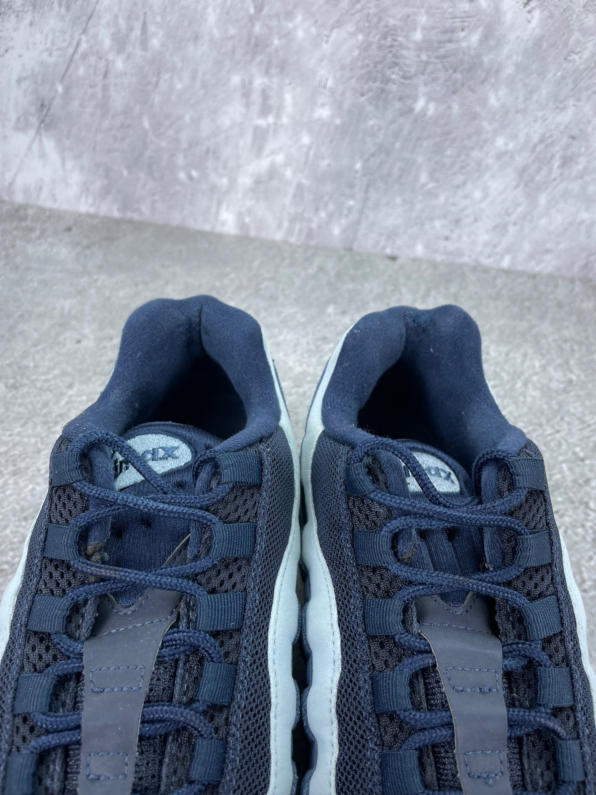 Nike Air Max 95 Obsidian - buty sportowe, zapiętki butów