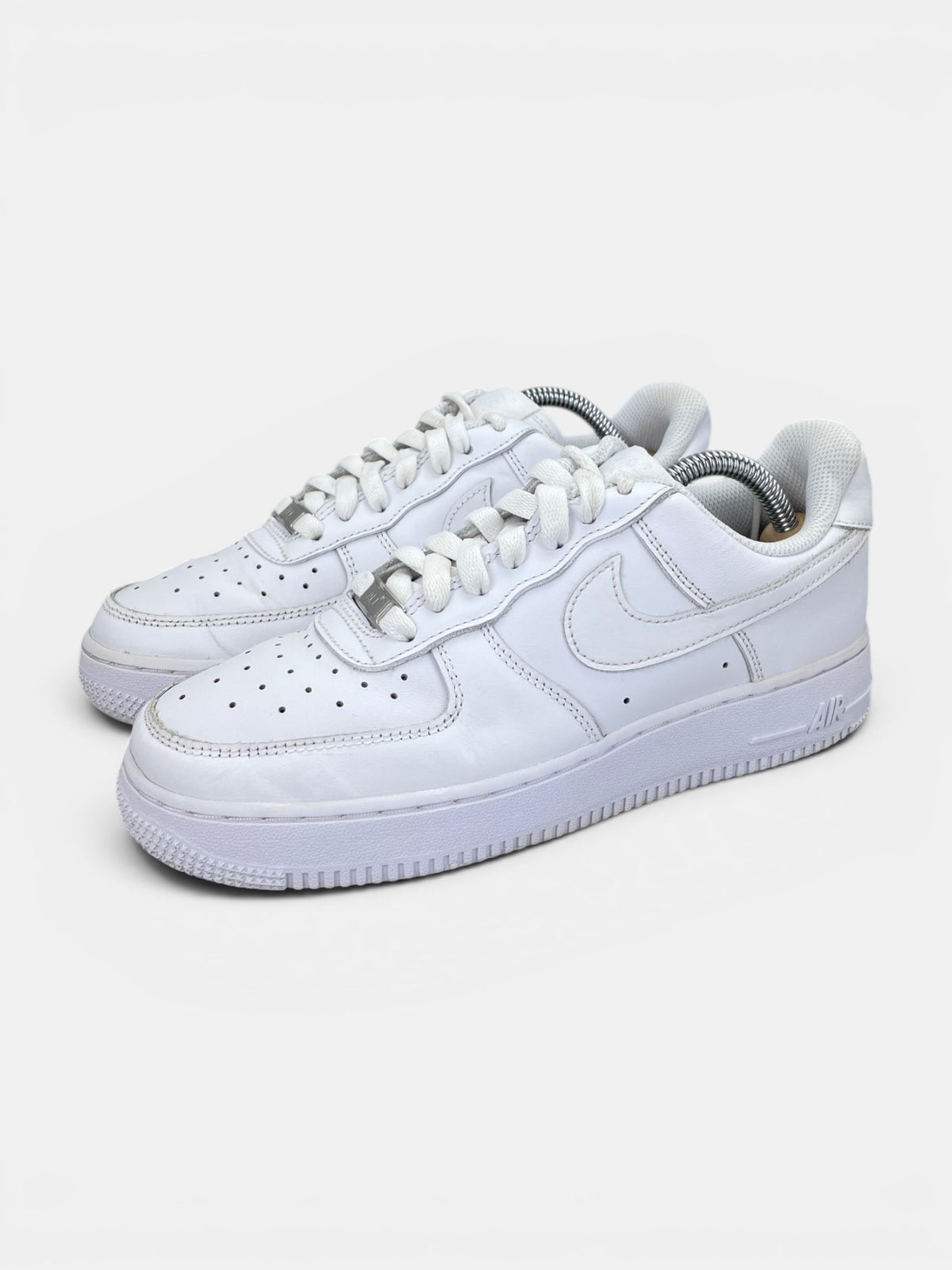 Nike Air Force 1 Low Triple White - buty sportowe, widok z boku