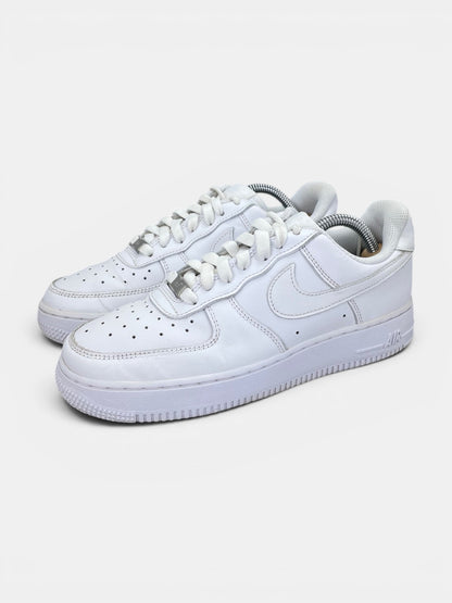 Nike Air Force 1 Low Triple White - buty sportowe, widok z boku