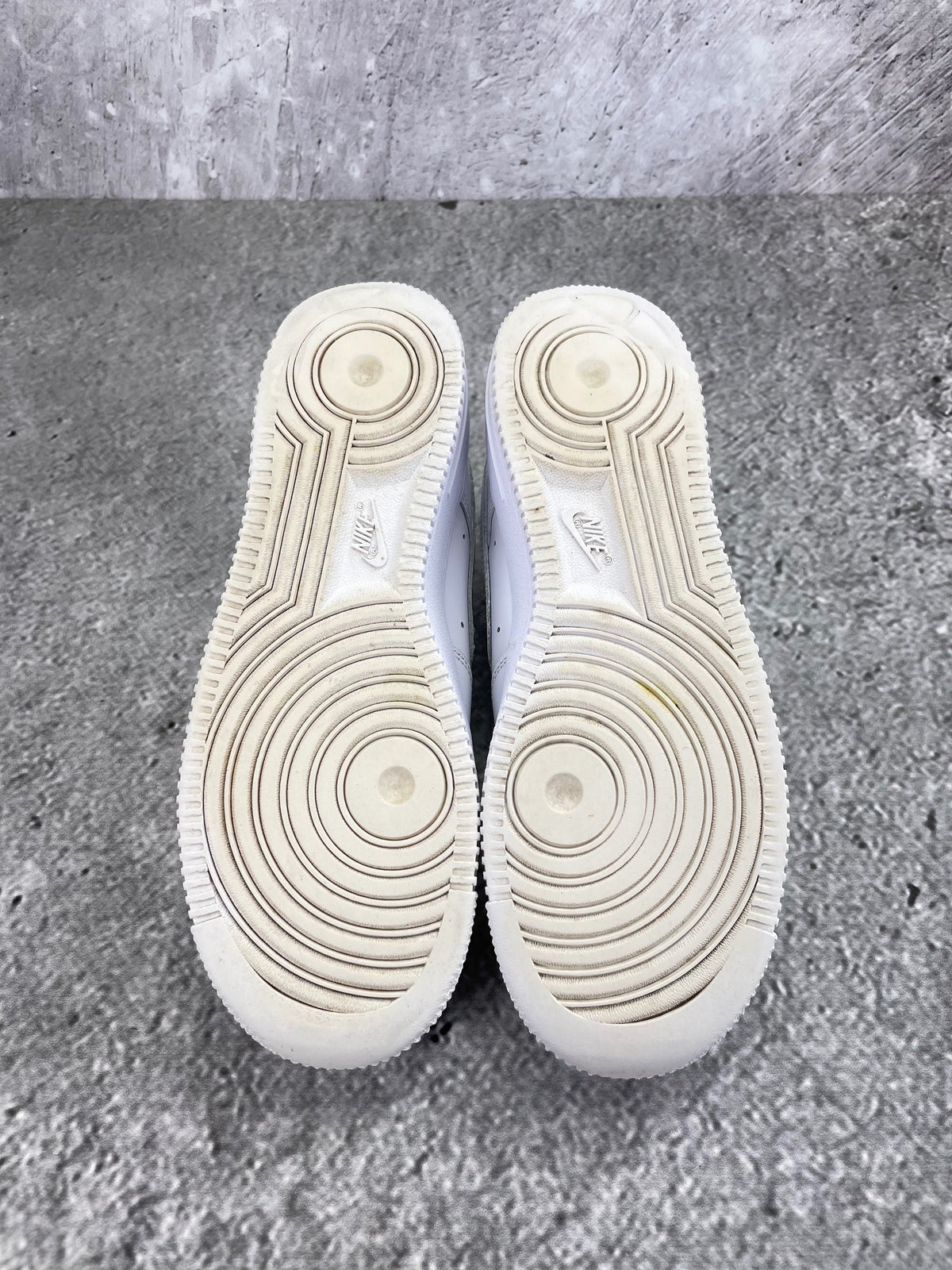 Nike Air Force 1 Low Triple White - buty sportowe, podeszwa