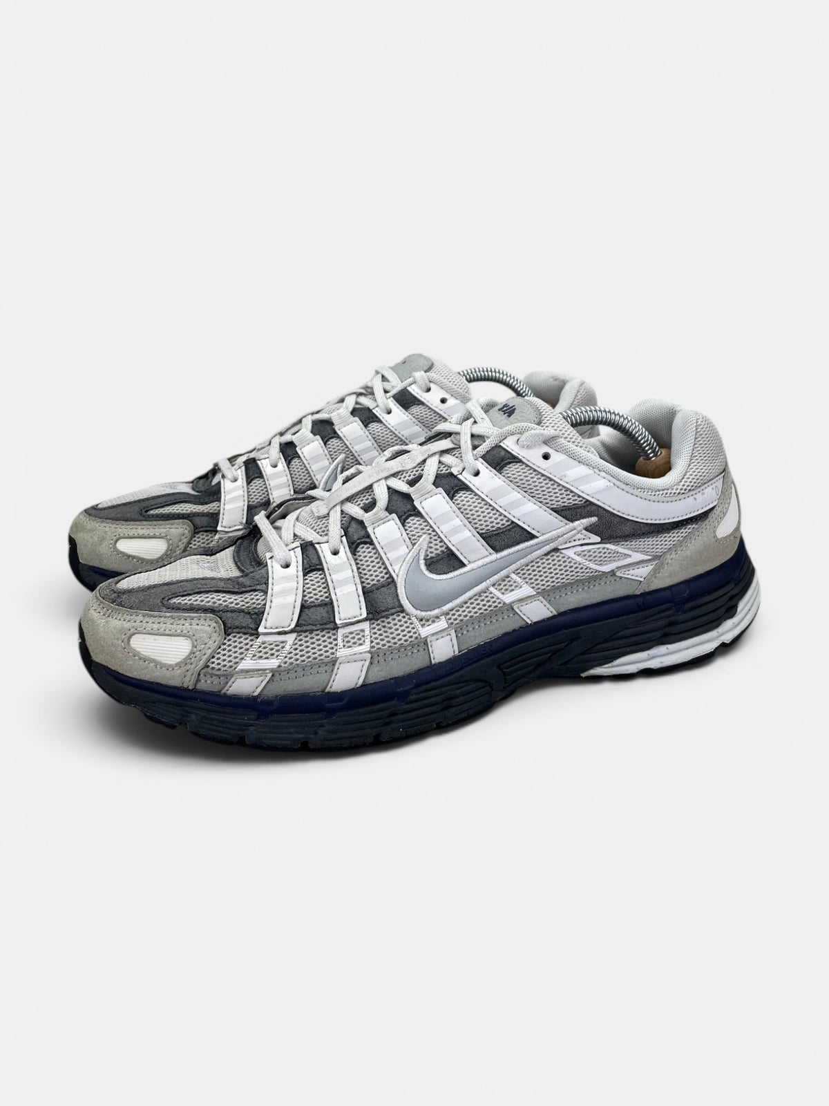 Nike P-6000 Photon Dust Anthracite - buty sportowe, widok z boku