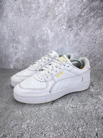 Calvin Klein Jeans Classic Cupsole Low Mix MG 402366-01 - buty sportowe, widok z boku na tle studyjnym