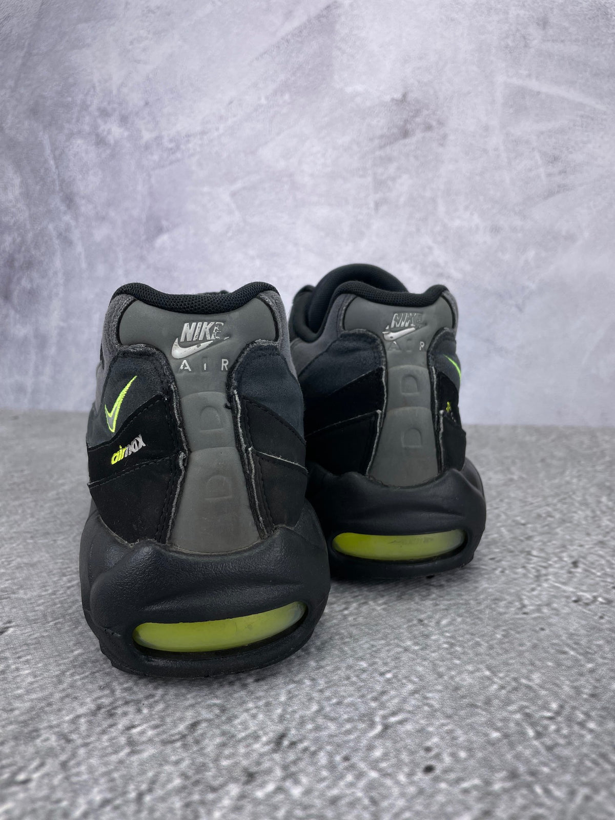 Nike Air Max 95 Black Volt - buty sportowe, widok z tyłu
