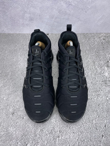 Nike Air VaporMax Plus Triple Black - buty sportowe, widok z góry
