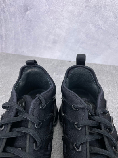 Nike Air VaporMax Plus Triple Black - buty sportowe, zapiętki butów