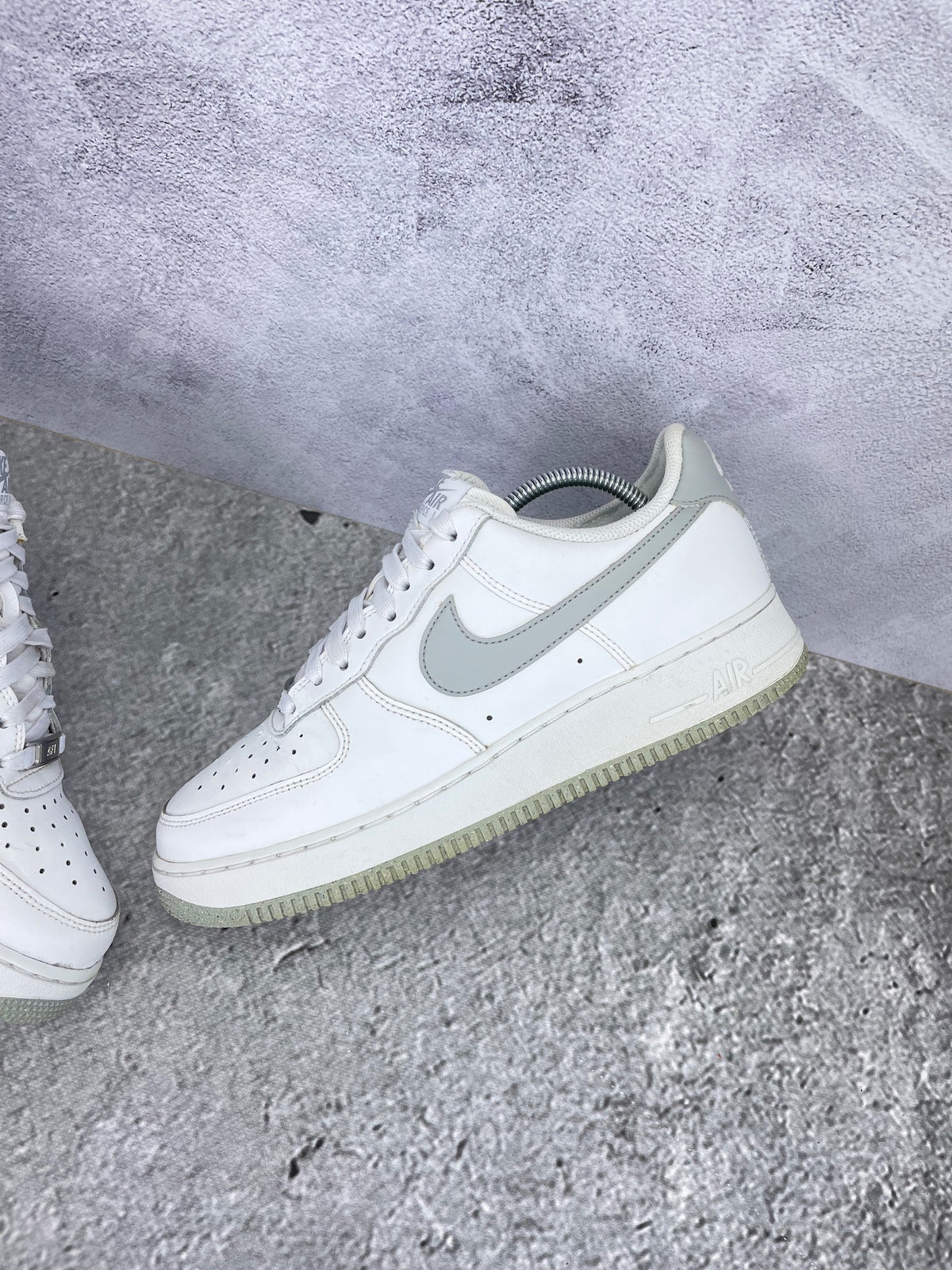Nike Air Force 1 Low Light Smoke Grey - buty sportowe, widok z góry na wewnętrzną stronę butów