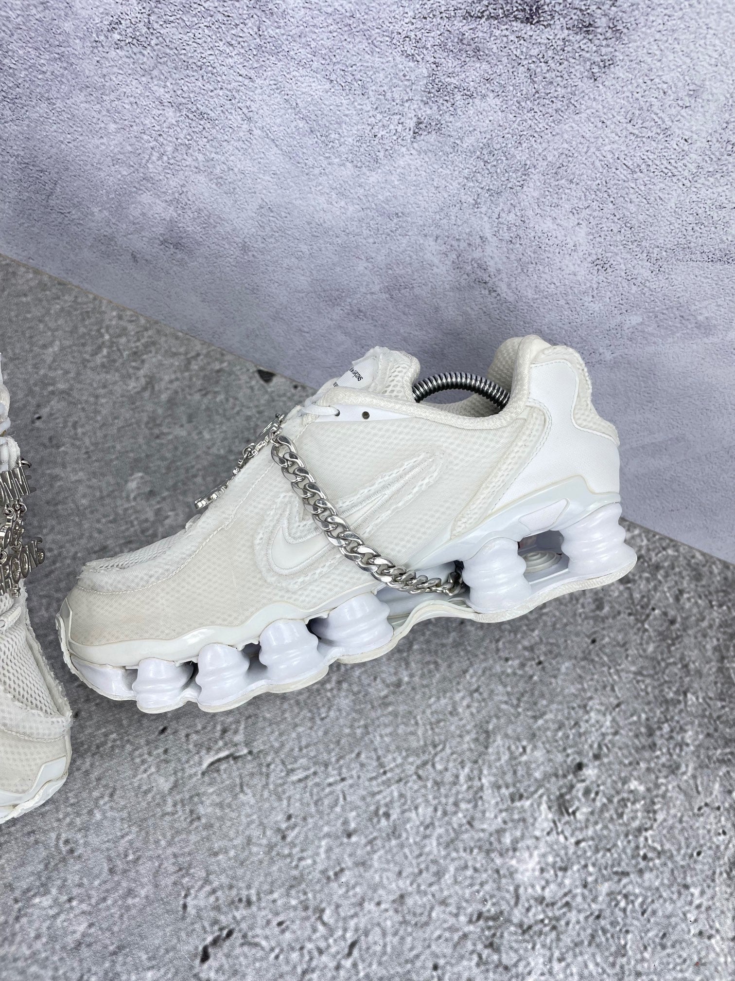 Nike Shox TL / CDG Triple White - buty sportowe, widok z góry na wewnętrzną stronę butów