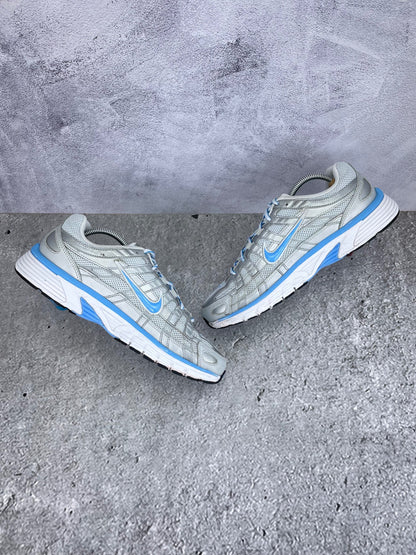 Nike P-6000 CD6404-025 - buty sportowe, zewnętrzny panel prawego buta