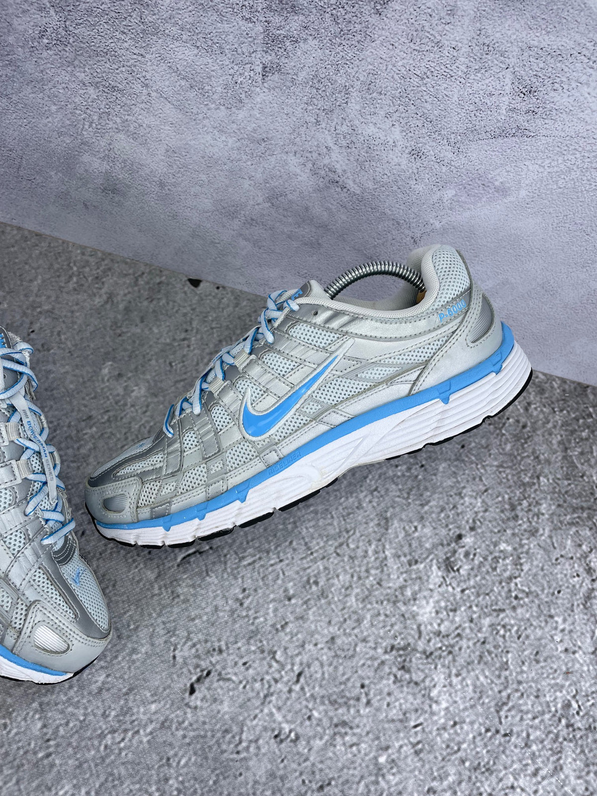 Nike P-6000 CD6404-025 - buty sportowe, widok z góry na wewnętrzną stronę butów