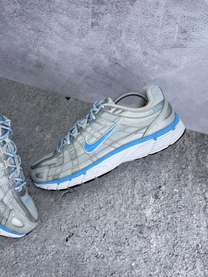 Nike P-6000 CD6404-025 - buty sportowe, widok z góry na wewnętrzną stronę butów
