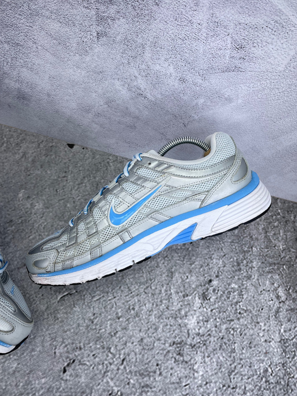 Nike P-6000 CD6404-025 - buty sportowe, wewnętrzny panel prawego buta