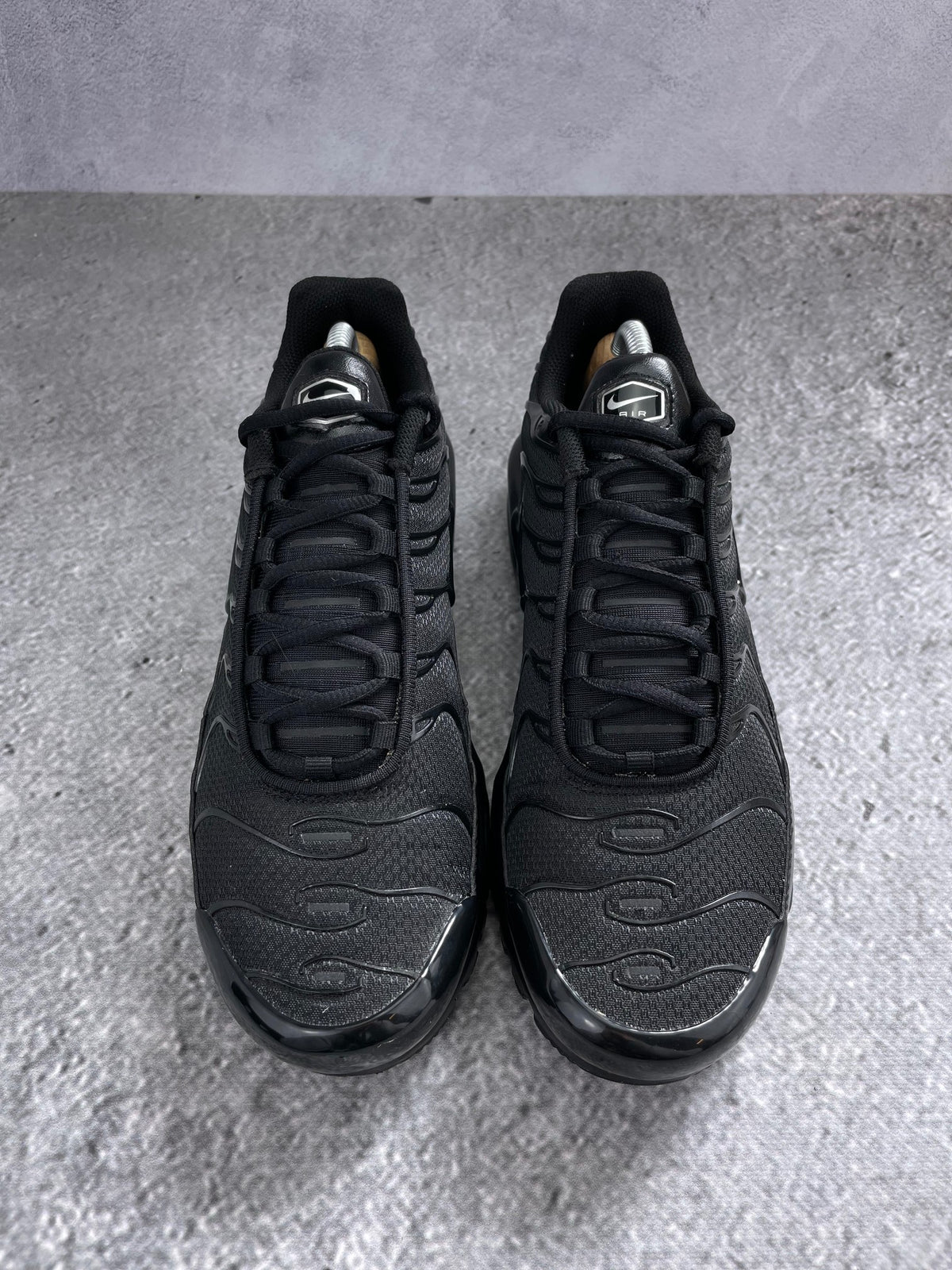 Nike Air Max Plus Triple Black - buty sportowe, widok z góry