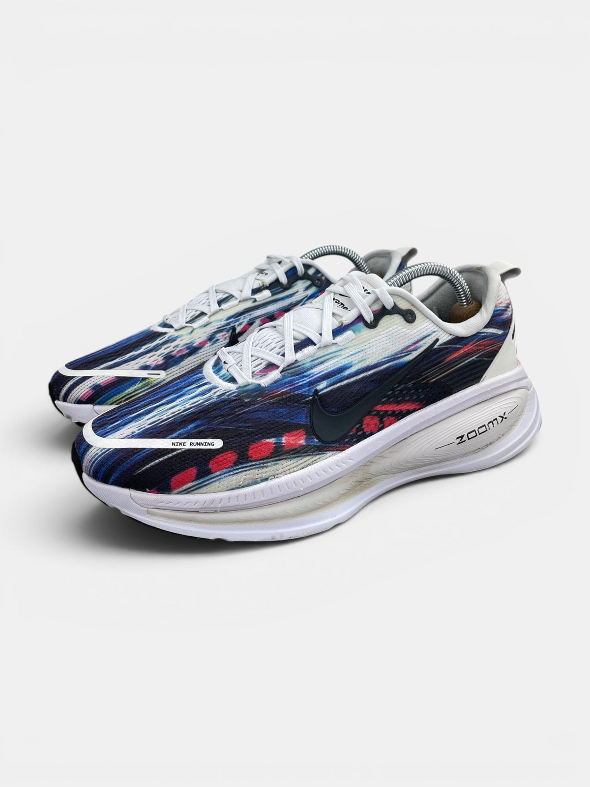 Nike Vomero 18 Multicolor - buty sportowe, widok z boku