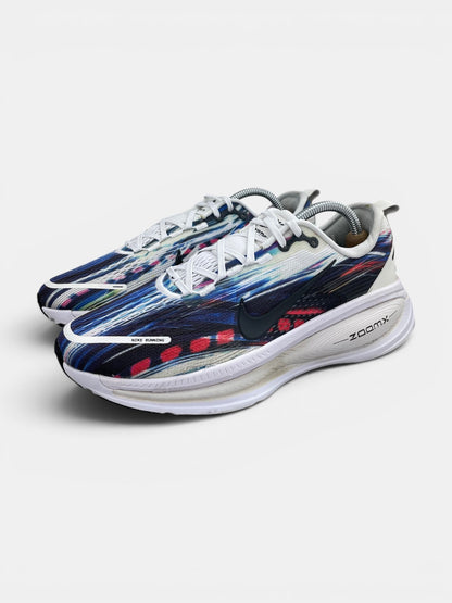 Nike Vomero 18 Multicolor - buty sportowe, widok z boku