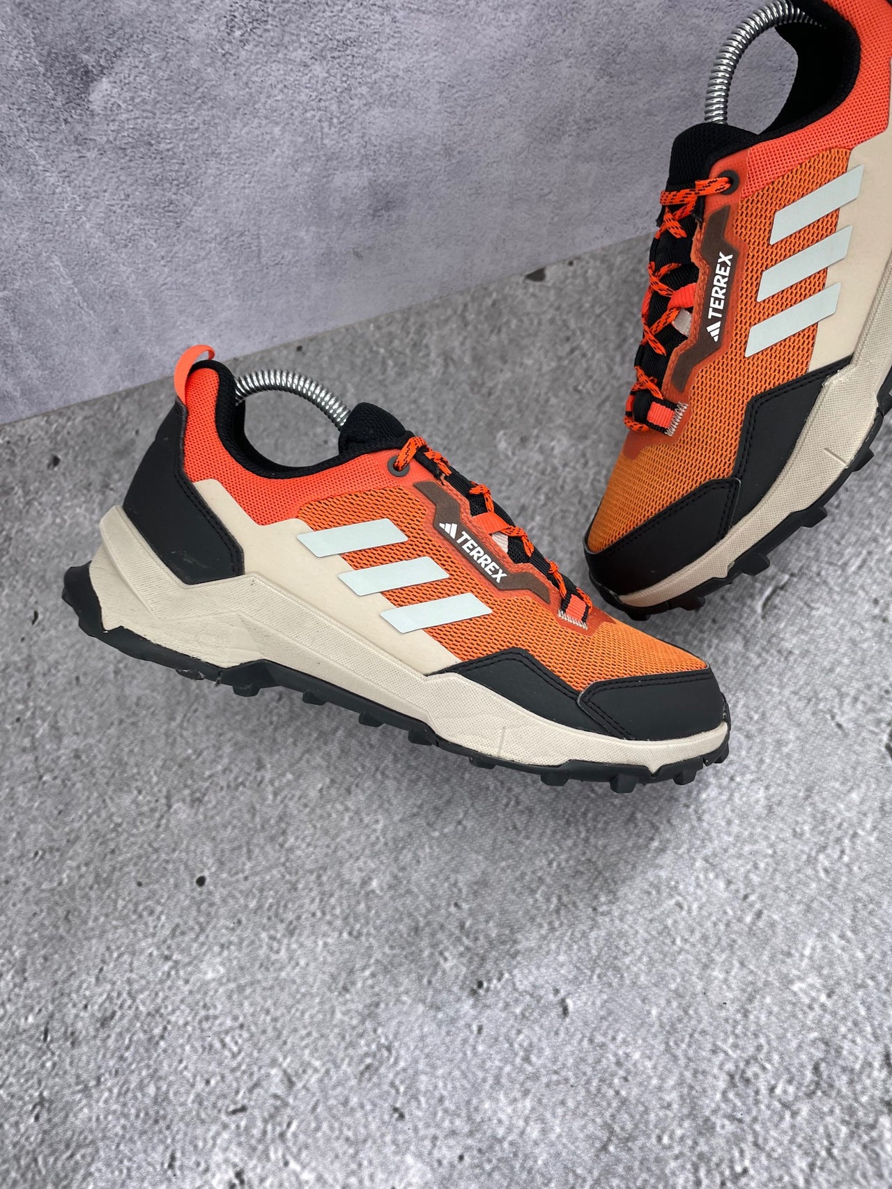 Adidas Terrex IF4871 - buty sportowe, zewnętrzny panel lewego buta